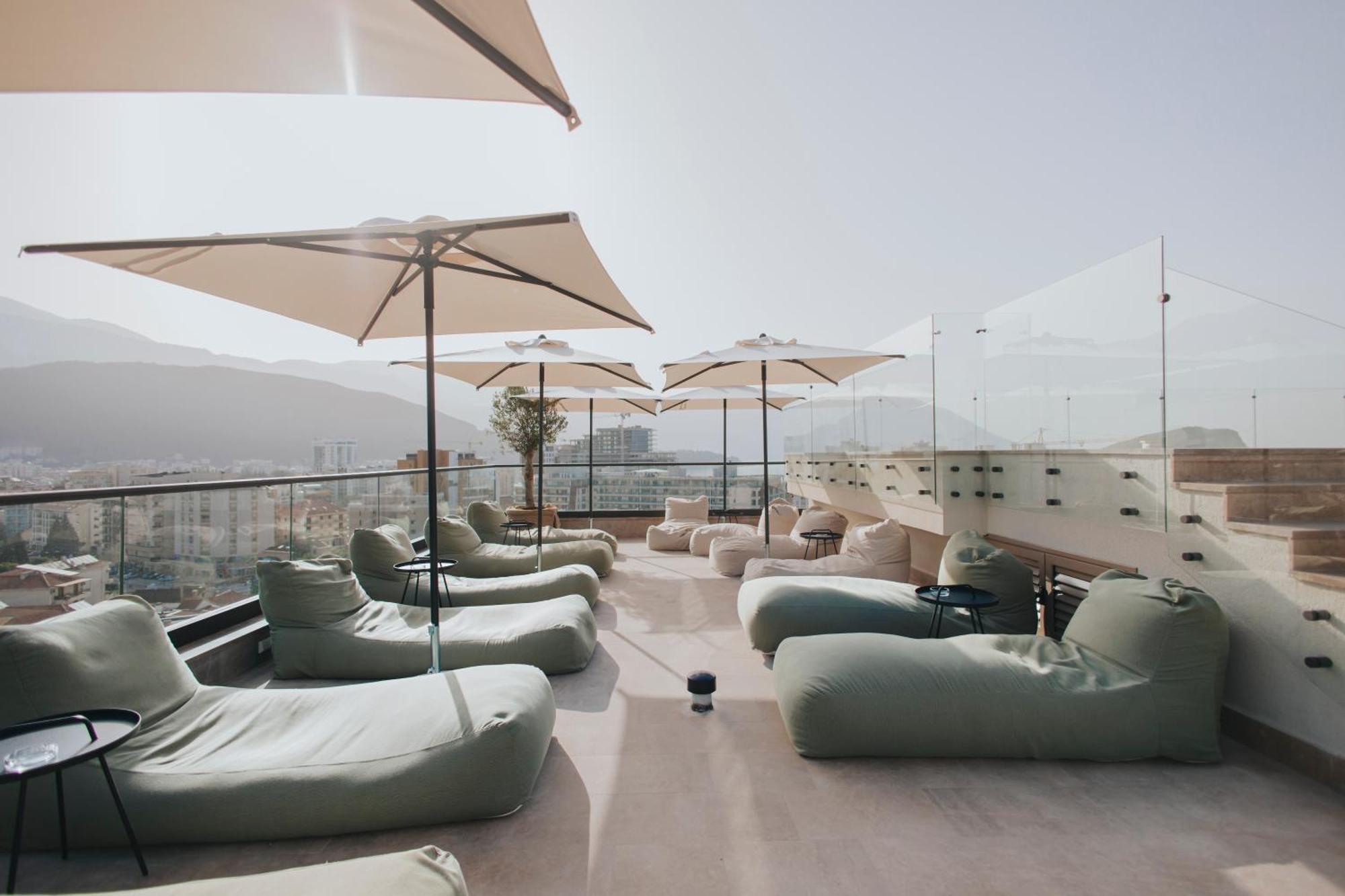 Infinity Hotel & More Будва Екстер'єр фото