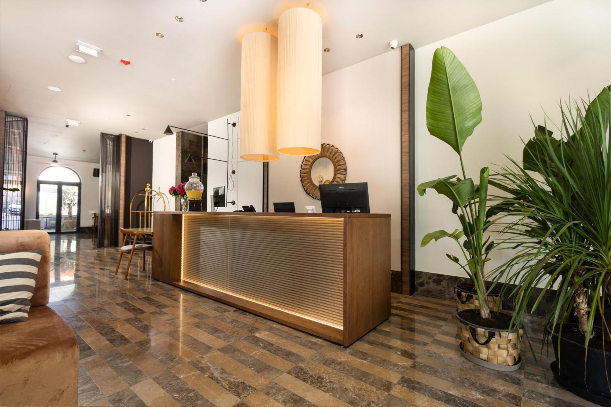 Infinity Hotel & More Будва Екстер'єр фото